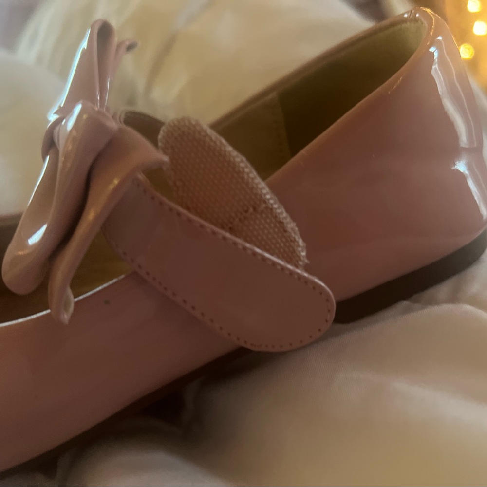 Elegant Pink Girl’s Patent Leather Mary Jane Bow Shoe. - Picture 5 of 7